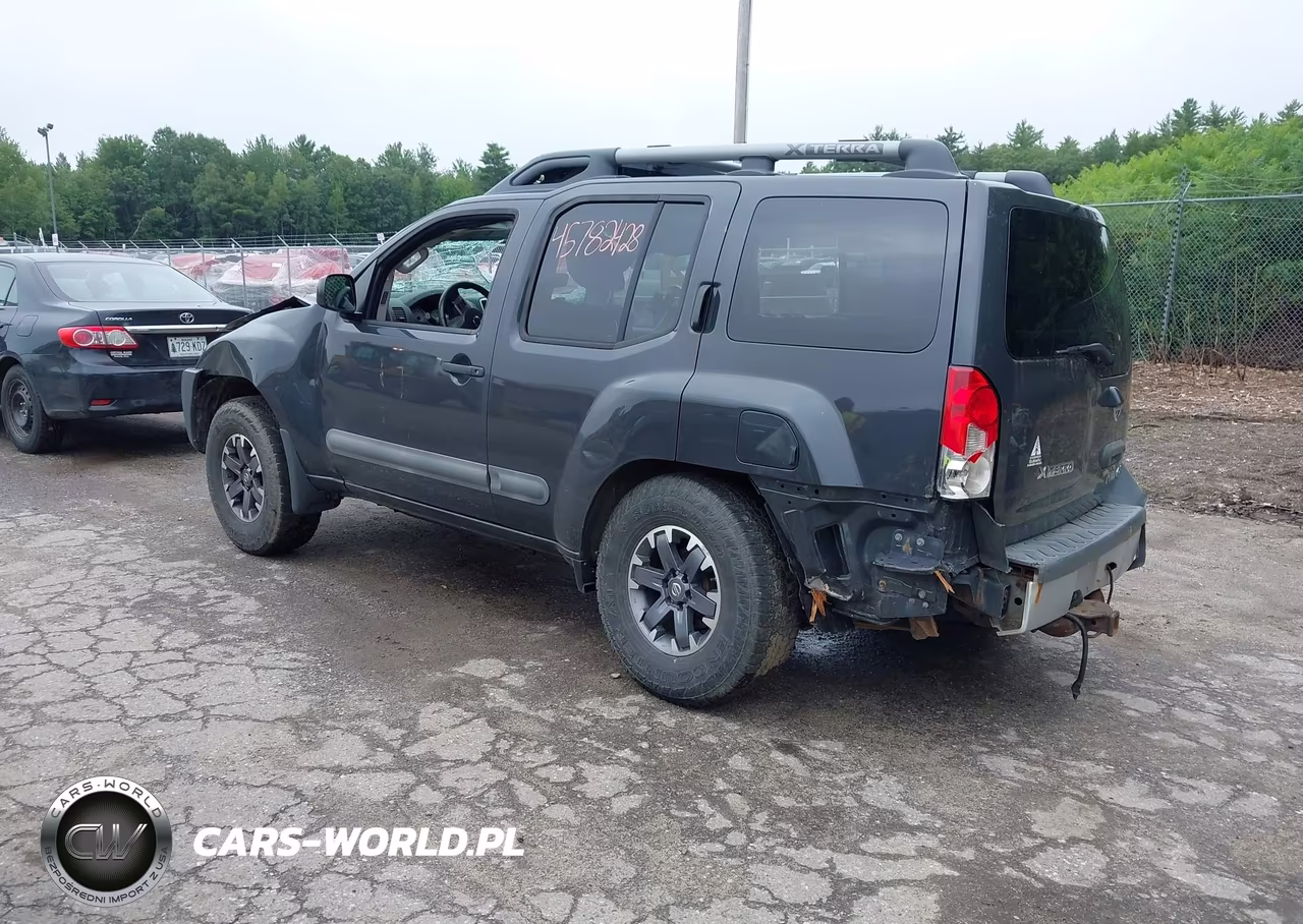 2015 Nissan Xterra Pro-4X VIN:5N1AN0NW6FN663390 - 3