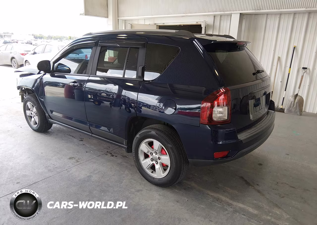 2016 Jeep Compass Latitude VIN:1C4NJCEAXGD744438 - 3