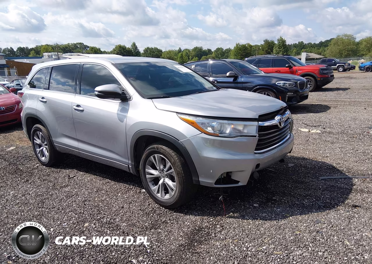 2015 Toyota Highlander Le Plus V6 – zdjęcie 1 z 22
