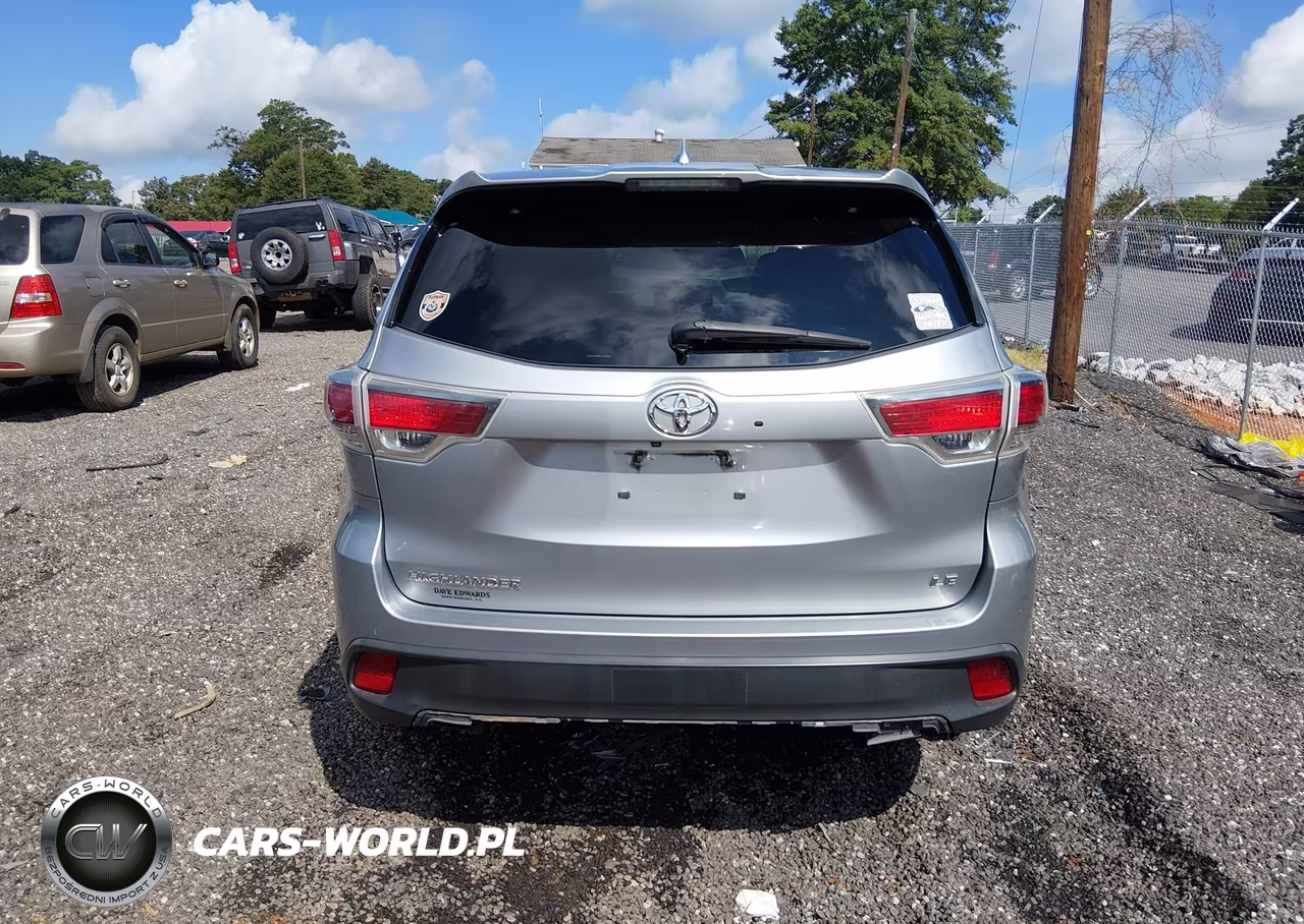 2015 Toyota Highlander Le Plus V6 VIN:5TDZKRFH6FS115260 - 17