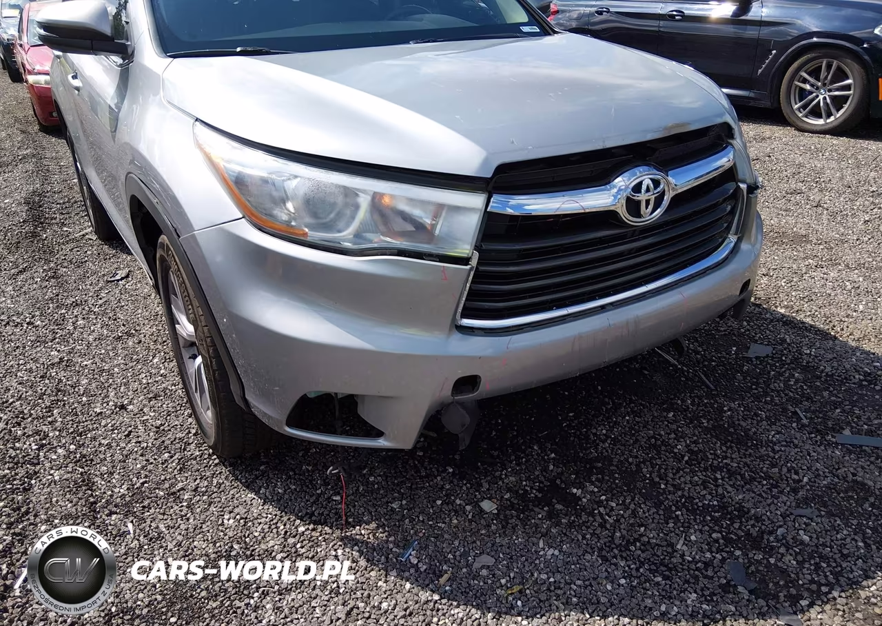 2015 Toyota Highlander Le Plus V6 VIN:5TDZKRFH6FS115260 - 19