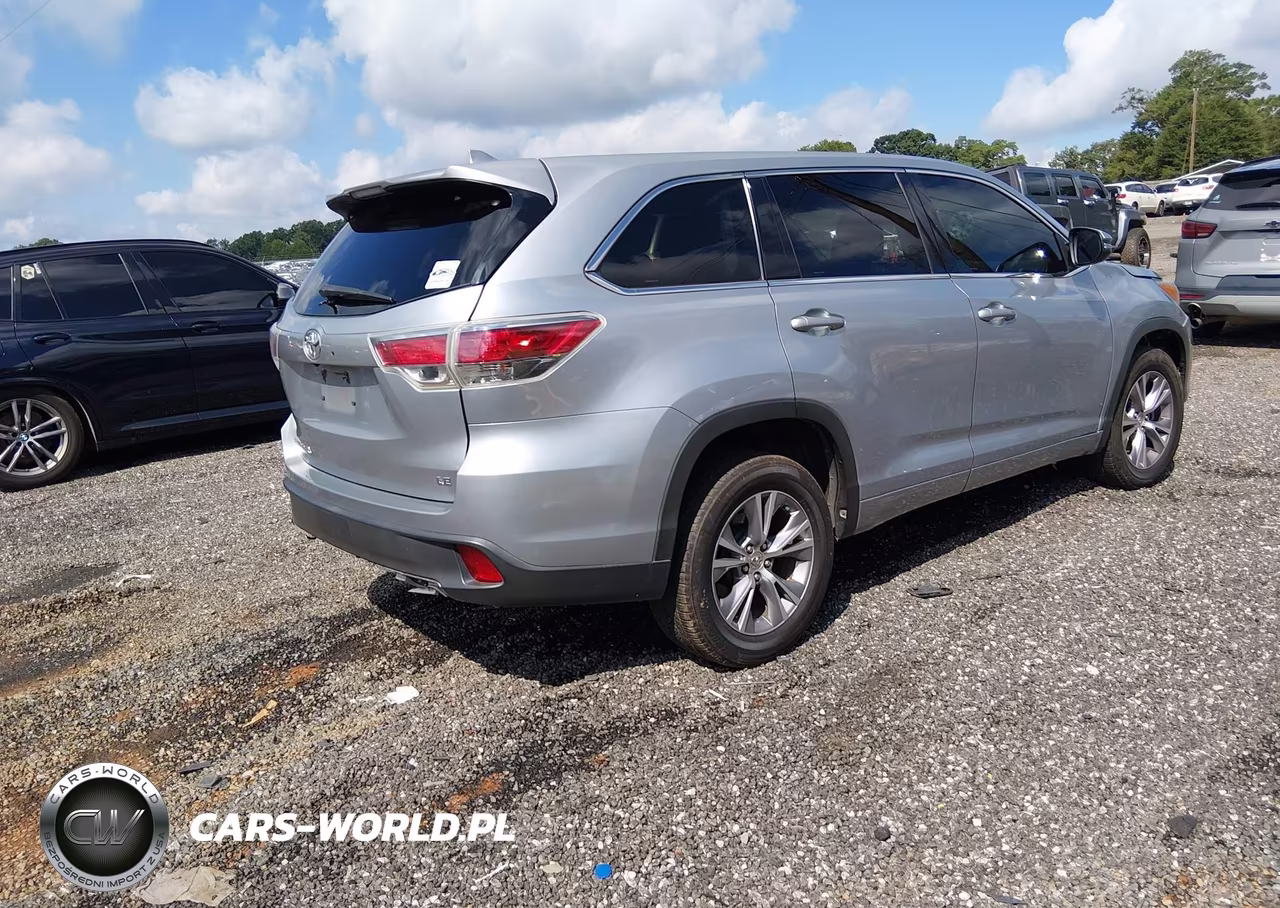 2015 Toyota Highlander Le Plus V6 VIN:5TDZKRFH6FS115260 - 4