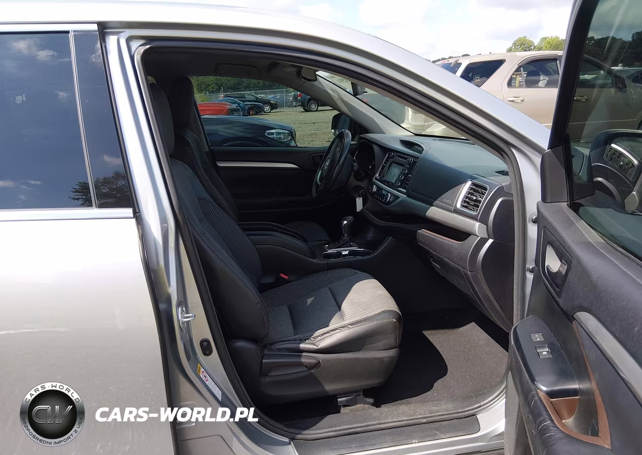 2015 Toyota Highlander Le Plus V6 VIN:5TDZKRFH6FS115260 - 5