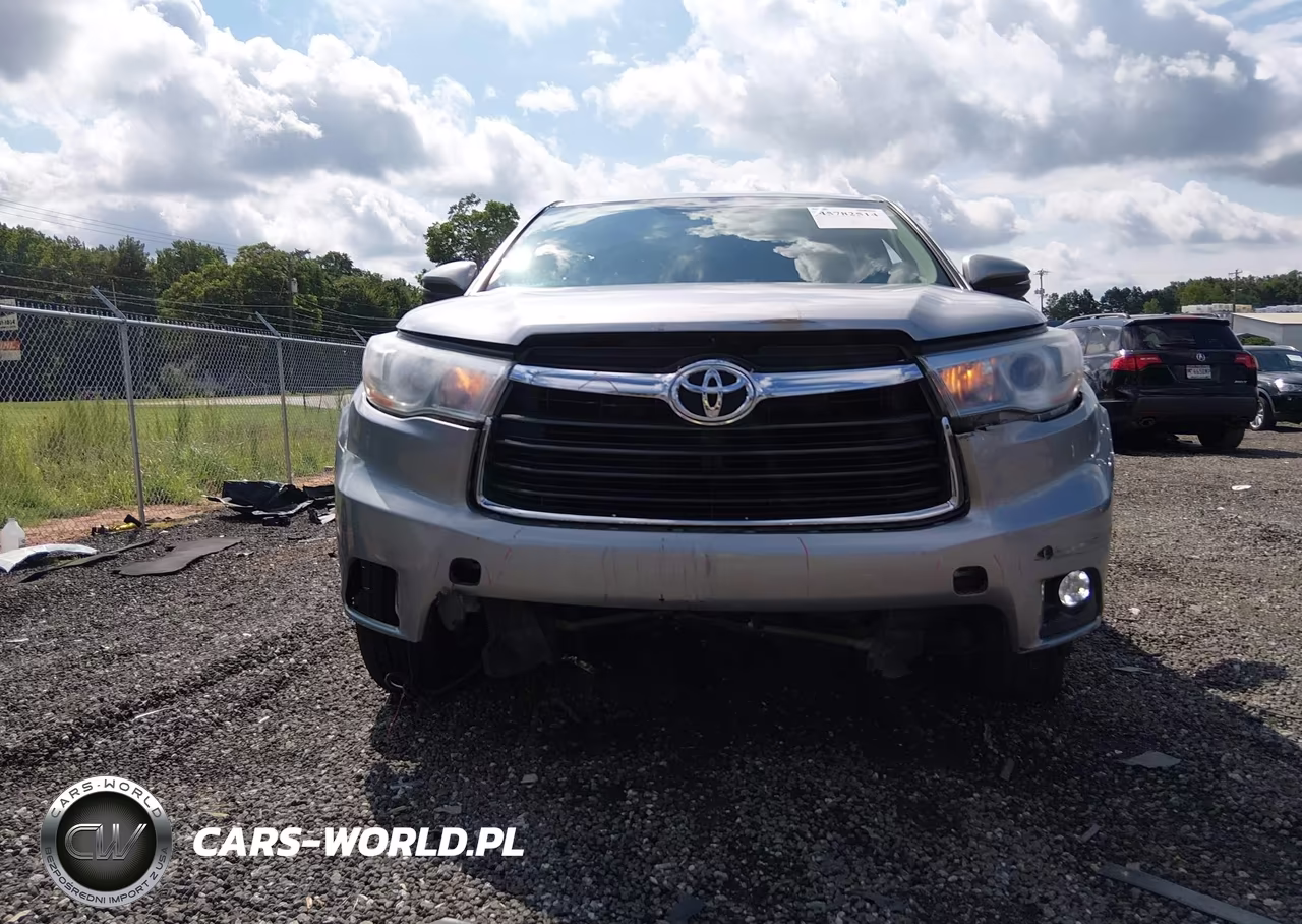 2015 Toyota Highlander Le Plus V6 VIN:5TDZKRFH6FS115260 - 6