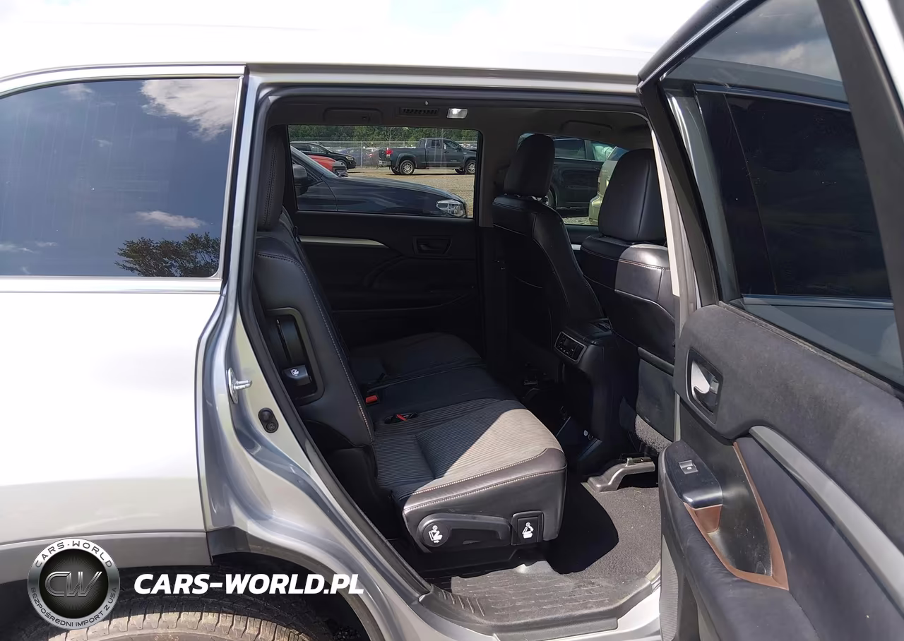 2015 Toyota Highlander Le Plus V6 VIN:5TDZKRFH6FS115260 - 8