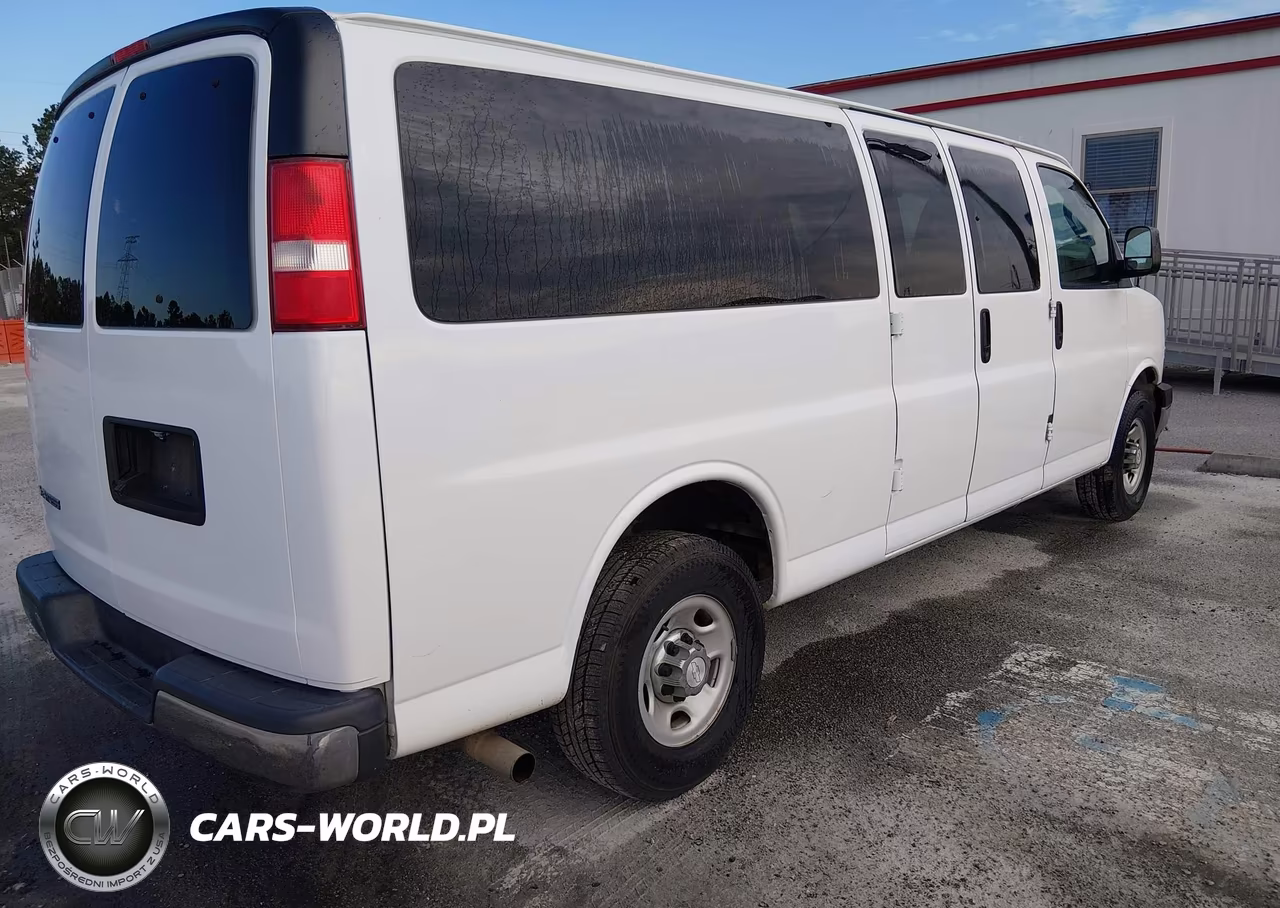 2017 Chevrolet Express 3500 Lt VIN:1GAZGPFF8H1275069 - 4