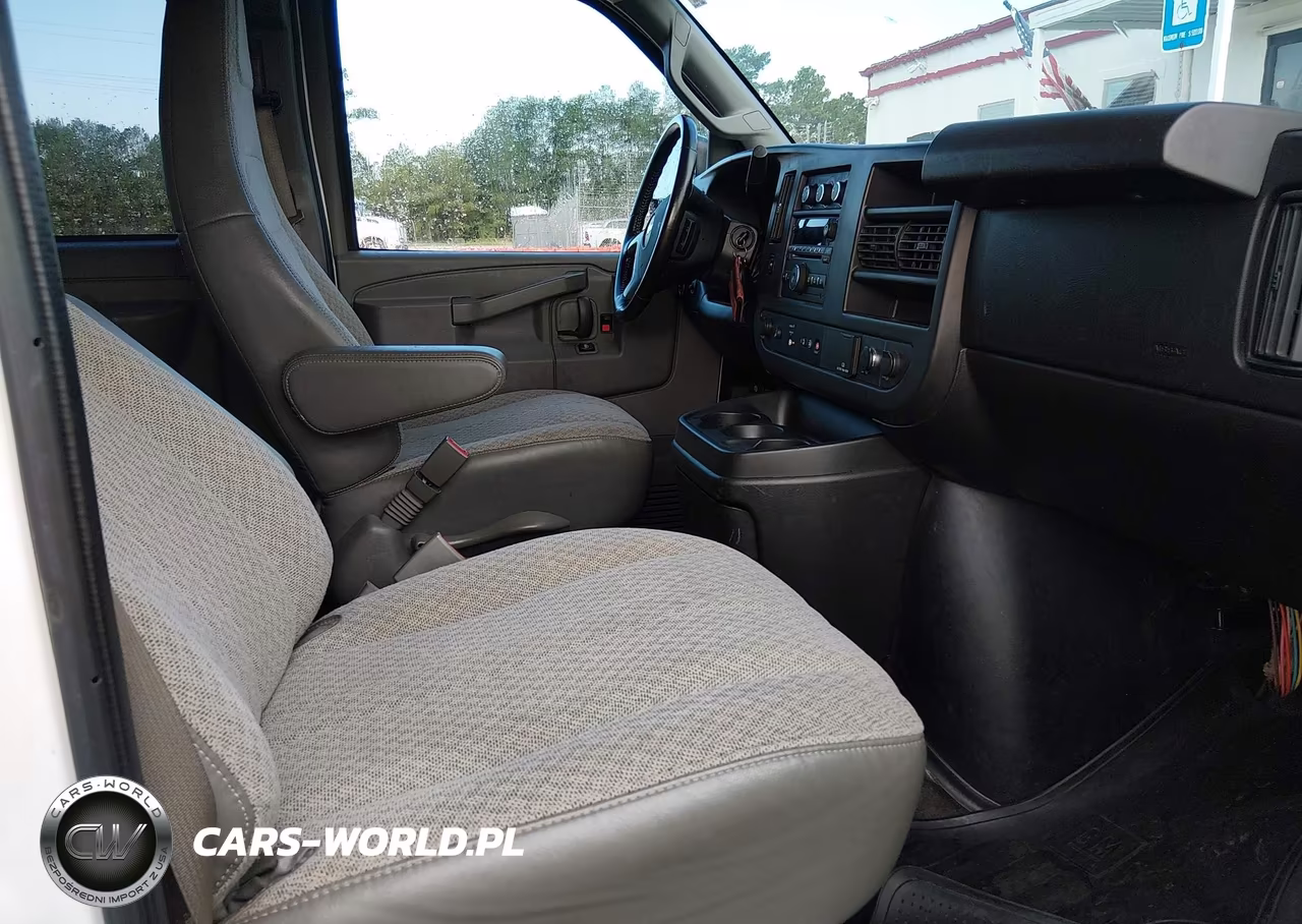 2017 Chevrolet Express 3500 Lt VIN:1GAZGPFF8H1275069 - 5