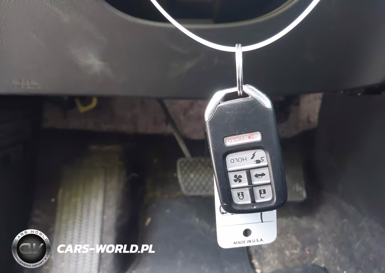 2018 Honda Clarity Plug-In Hybrid Touring VIN:JHMZC5F38JC019228 - 11