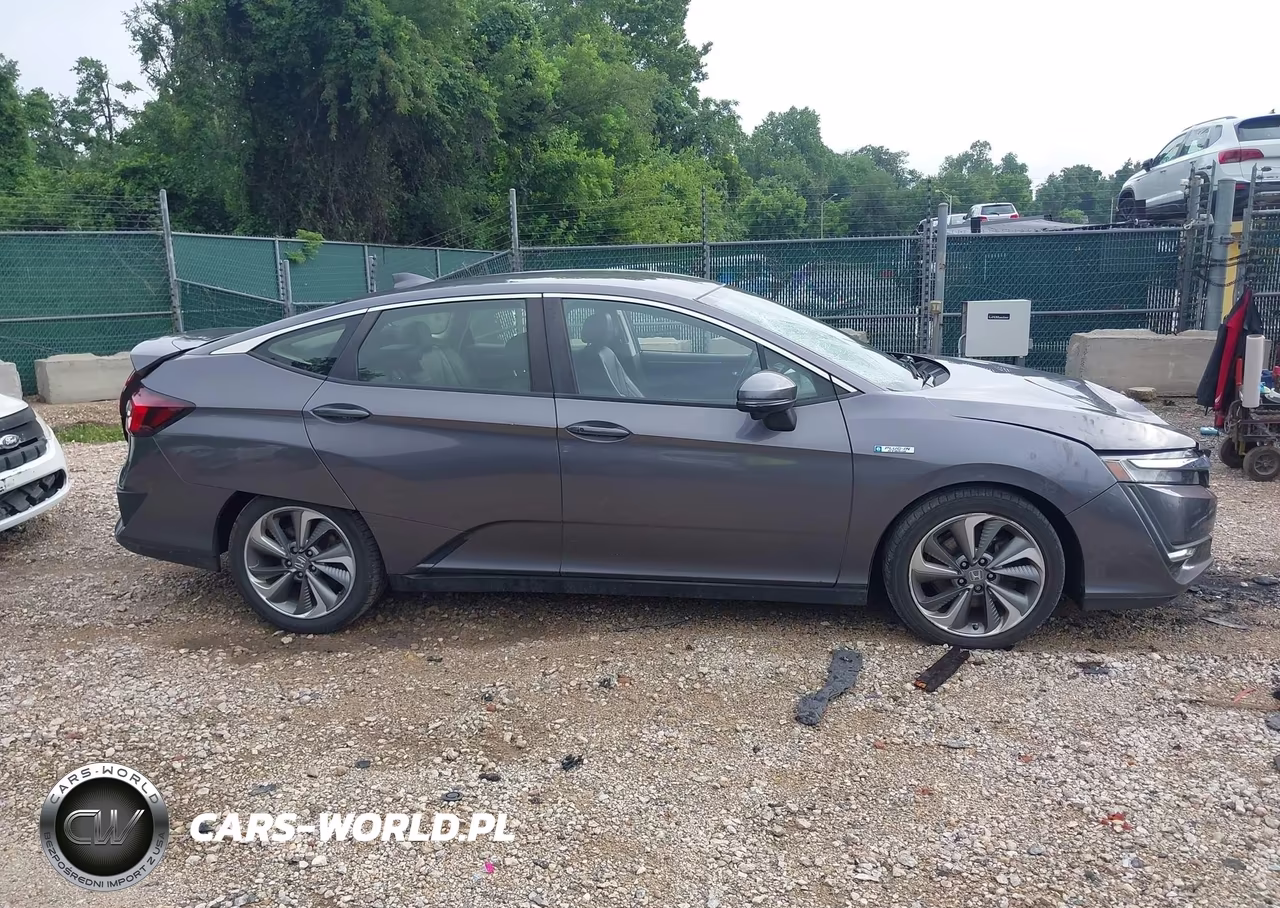2018 Honda Clarity Plug-In Hybrid Touring VIN:JHMZC5F38JC019228 - 13