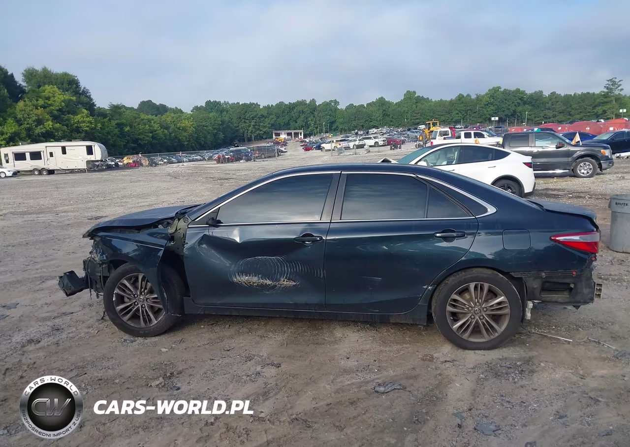 2015 Toyota Camry Le VIN:4T1BF1FK2FU992953 - 14