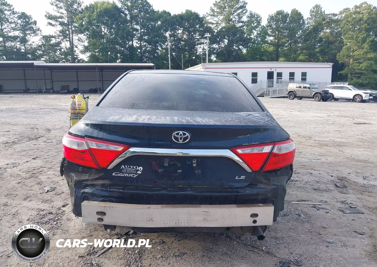 2015 Toyota Camry Le VIN:4T1BF1FK2FU992953 - 16