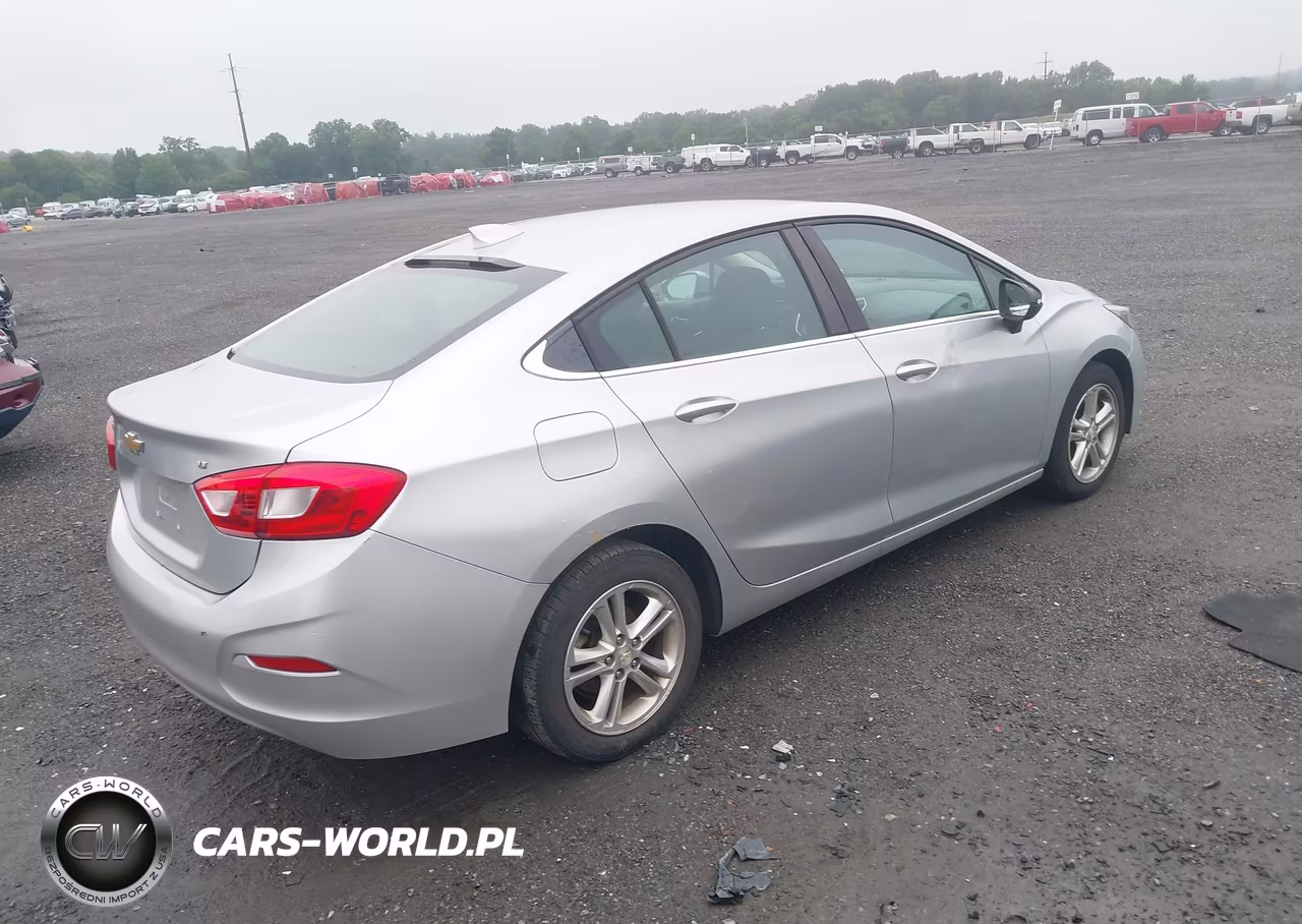 2017 Chevrolet Cruze Lt Auto VIN:1G1BE5SM9H7251926 - 4