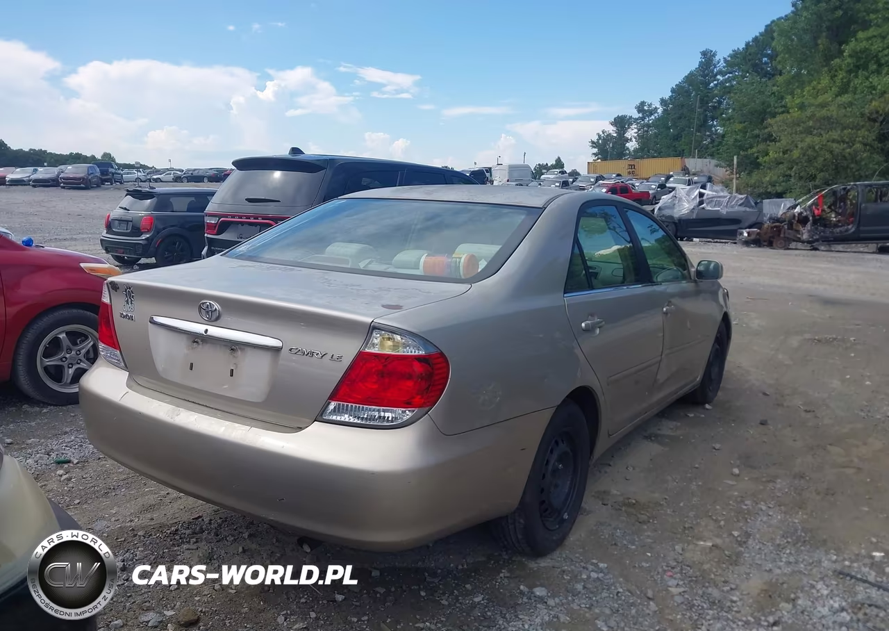 2005 Toyota Camry Le VIN:4T1BE32KX5U596451 - 4