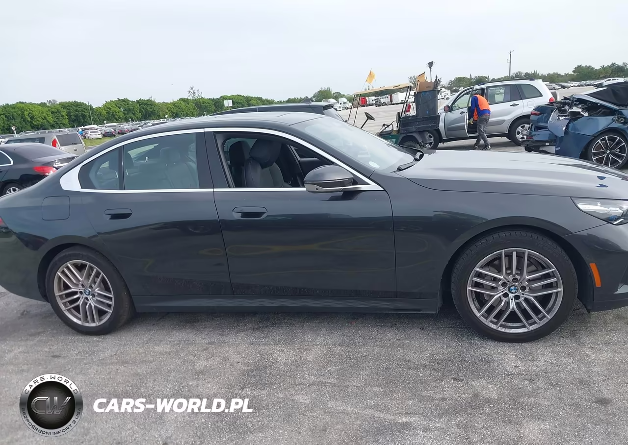 2025 BMW 530I VIN:WBA43FJ08SCU02633 - 13