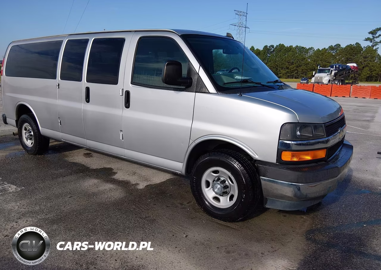 2017 Chevrolet Express 3500 Lt VIN:1GAZGPFFXH1264574 - 1