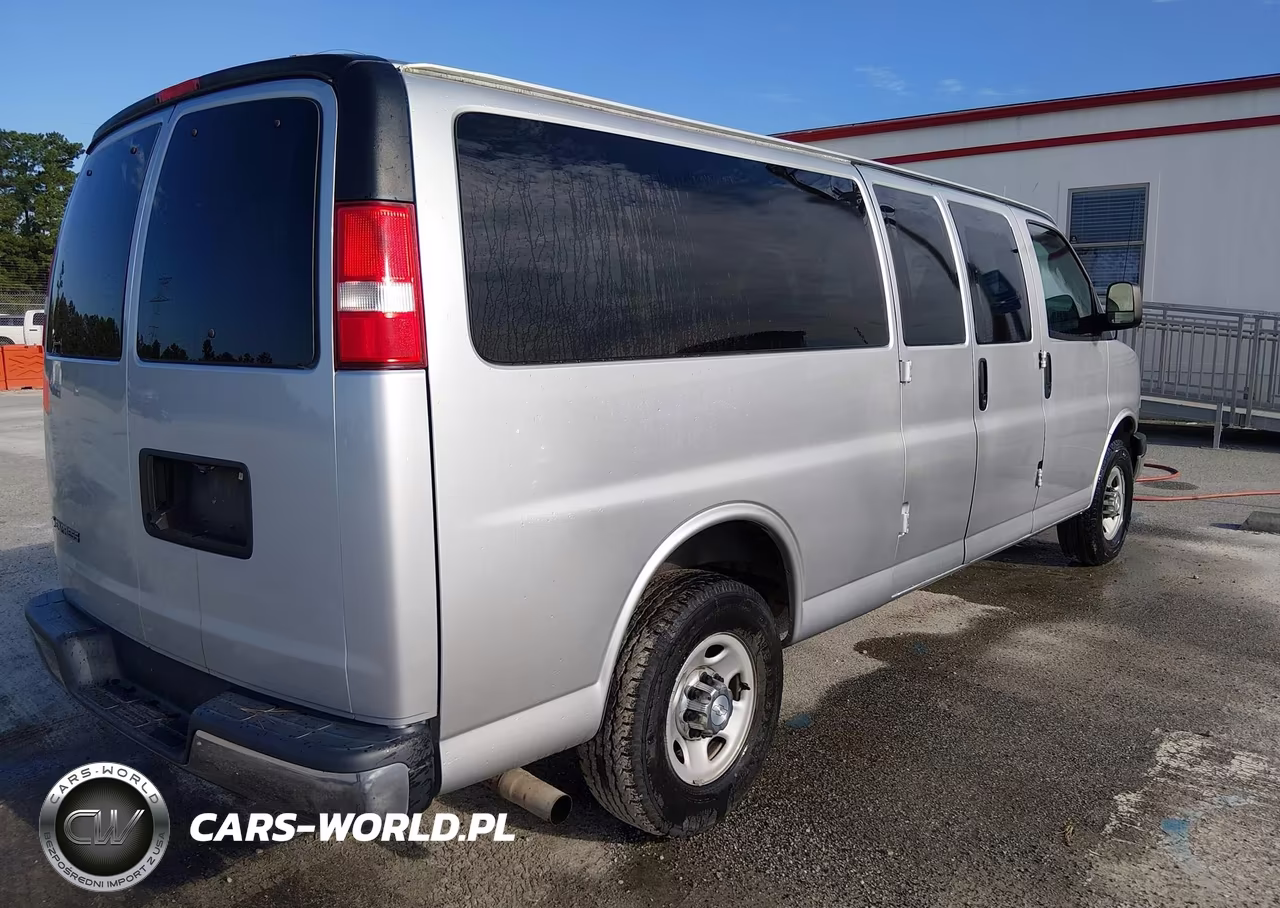 2017 Chevrolet Express 3500 Lt VIN:1GAZGPFFXH1264574 - 4