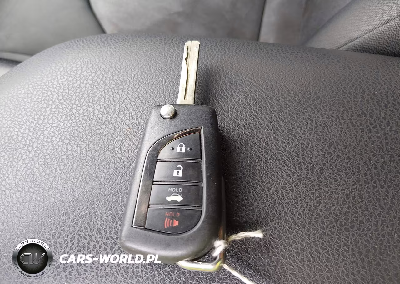 2019 Toyota Camry Le VIN:4T1B11HK6KU849722 - 11