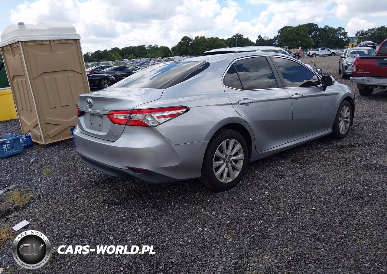 2019 Toyota Camry Le VIN:4T1B11HK6KU849722 - 4