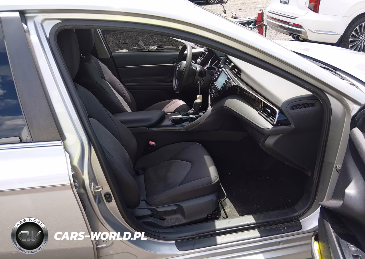 2019 Toyota Camry Le VIN:4T1B11HK6KU849722 - 5