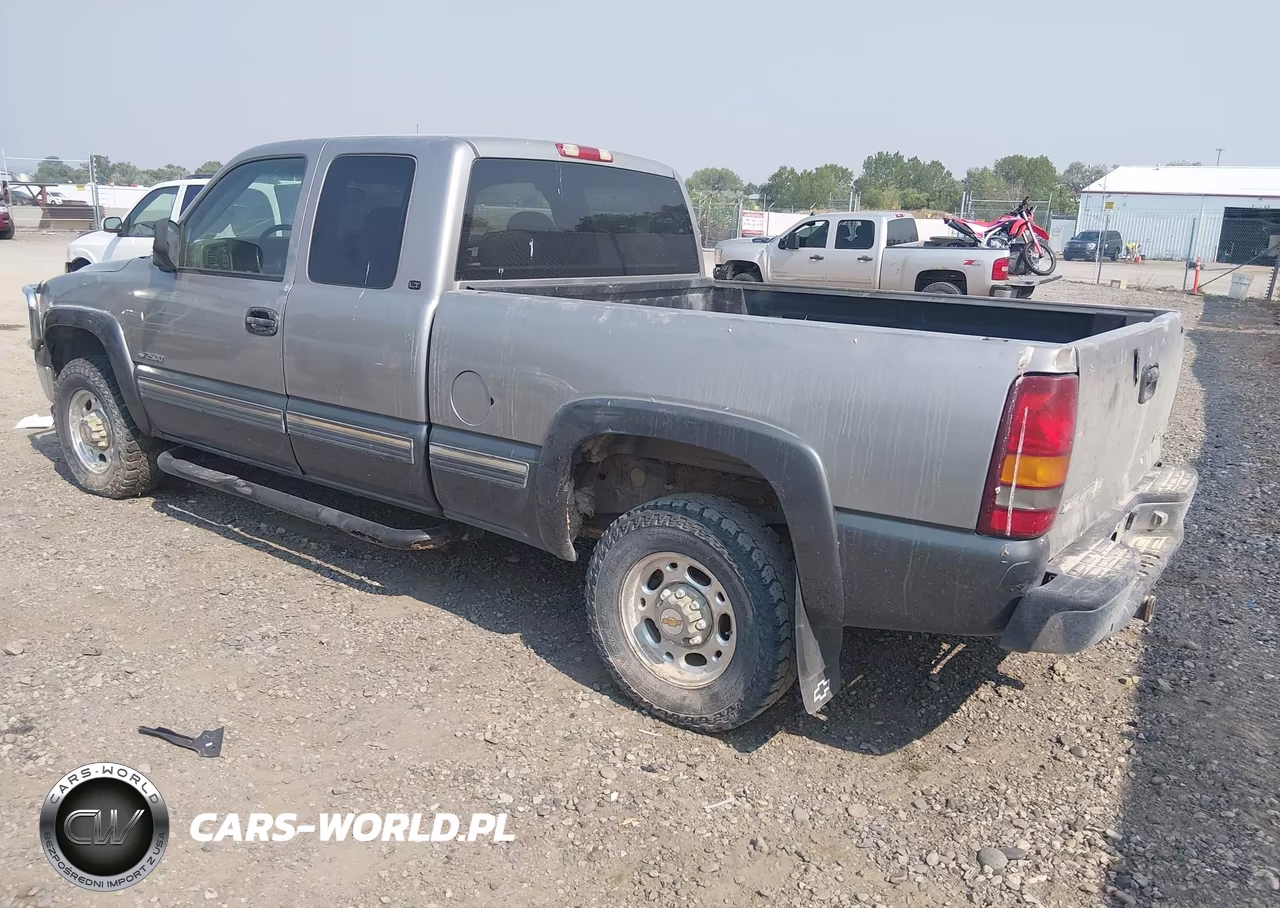 2000 Chevrolet Silverado K2500 VIN:1GCGK29UXYE248653 - 3