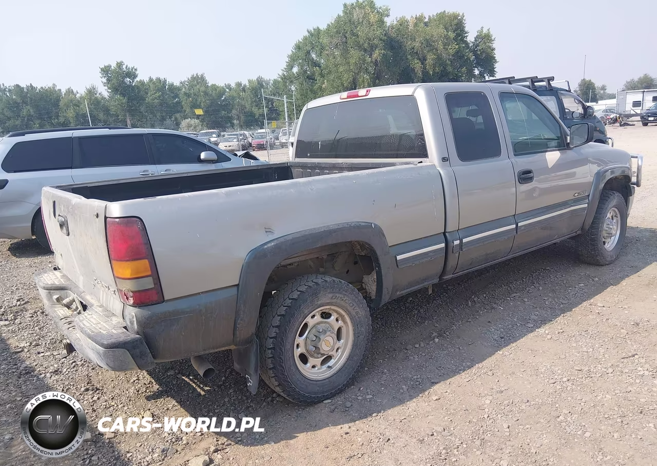 2000 Chevrolet Silverado K2500 VIN:1GCGK29UXYE248653 - 4