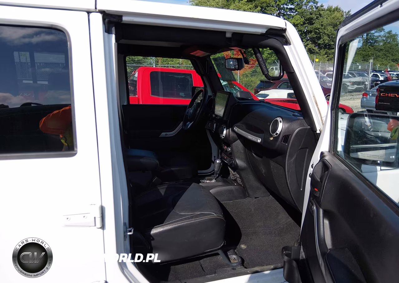 2015 Jeep Wrangler Unlimited Rubicon Hard Rock VIN:1C4BJWFG5FL662628 - 5