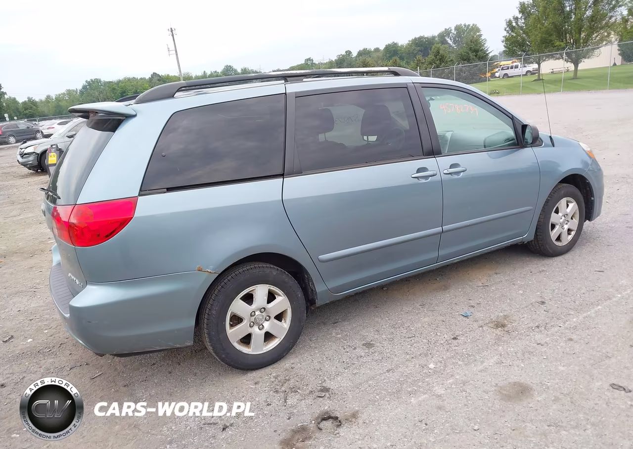 2009 Toyota Sienna Le VIN:5TDZK23C79S235976 - 4
