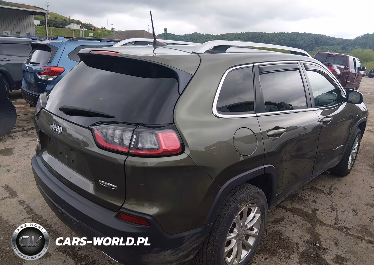 2019 Jeep Cherokee Latitude 4X4 VIN:1C4PJMCX7KD155264 - 4