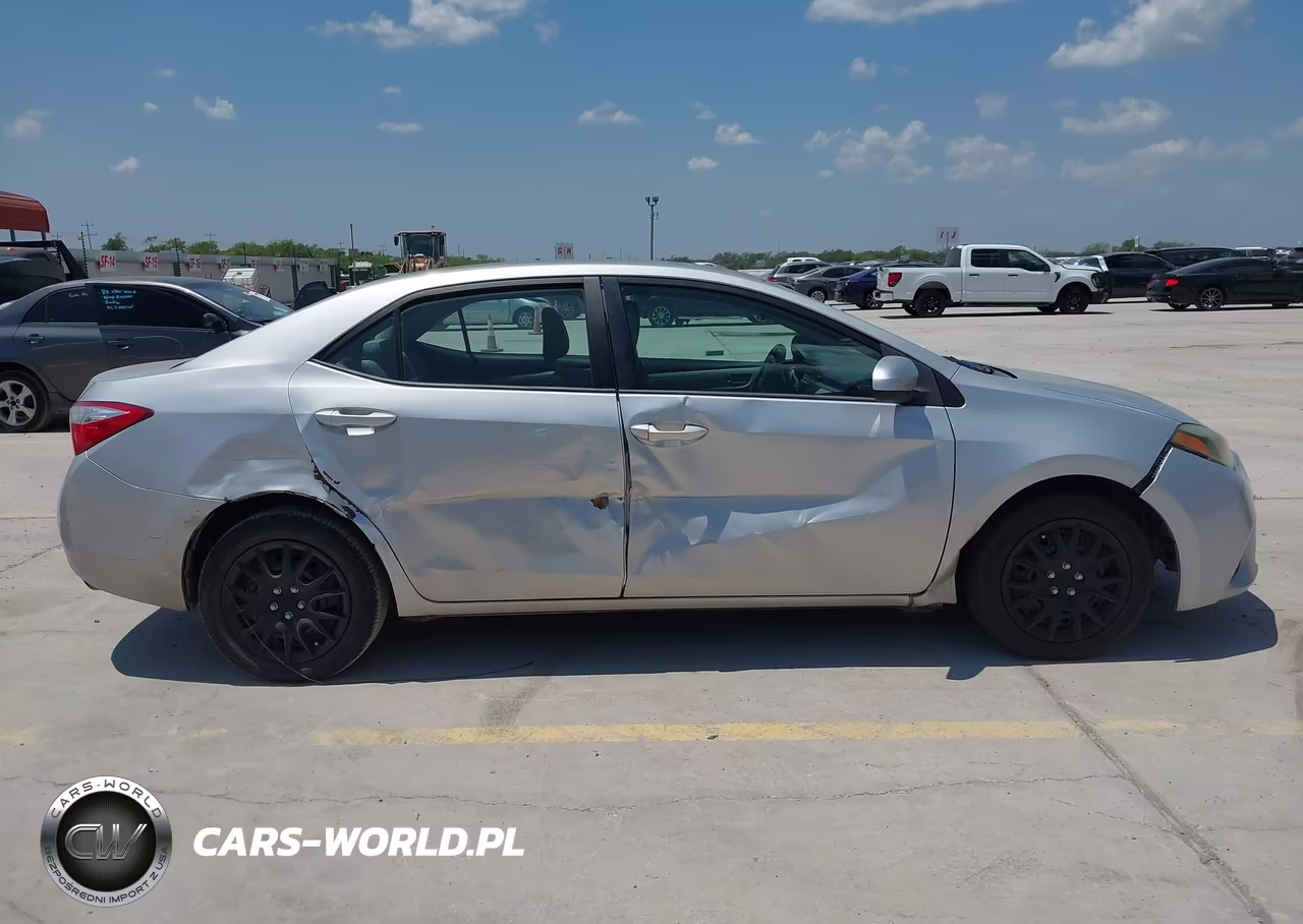 2015 Toyota Corolla Le VIN:5YFBURHE6FP254313 - 14