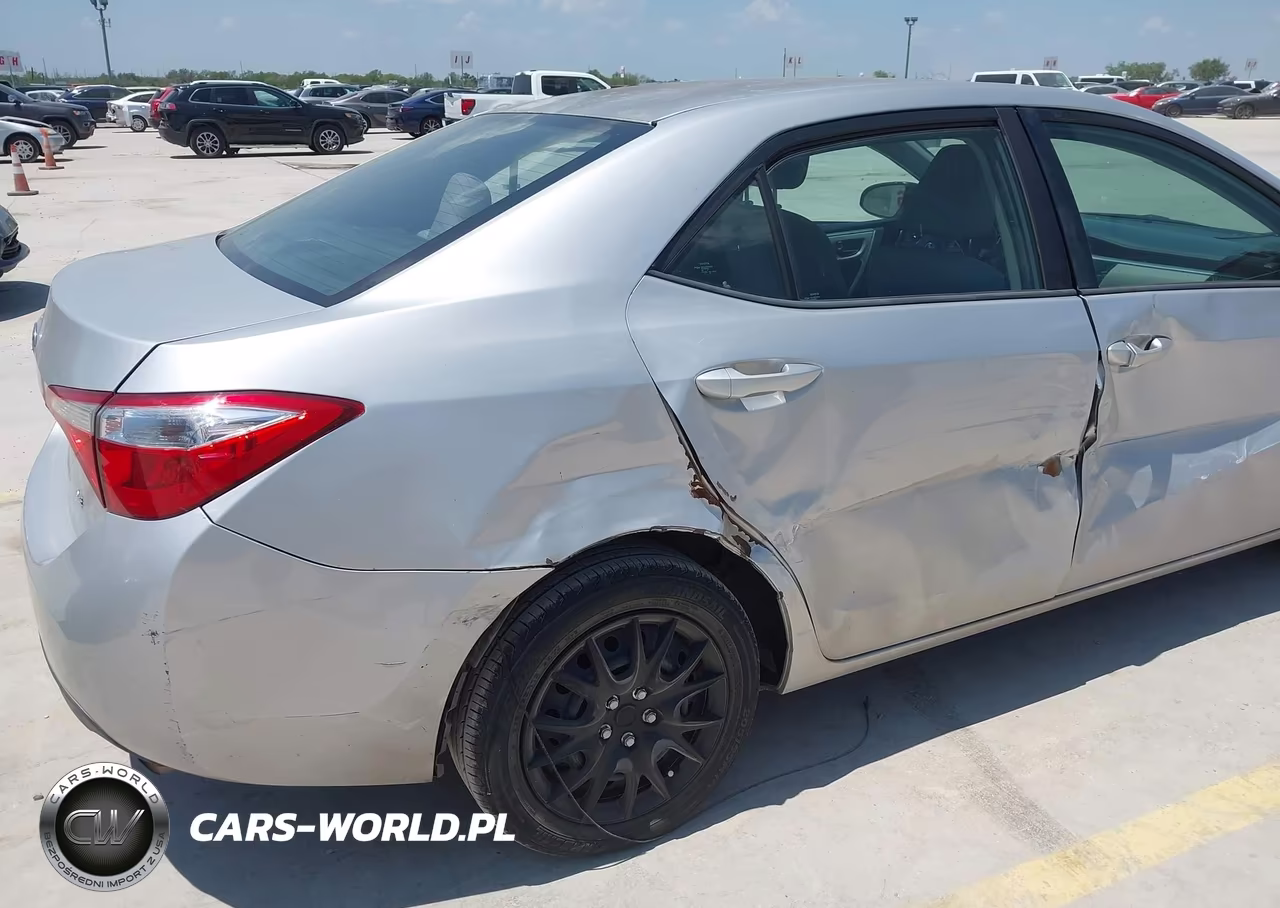 2015 Toyota Corolla Le VIN:5YFBURHE6FP254313 - 18
