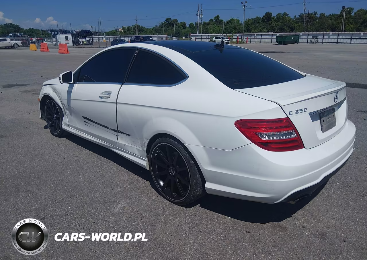 2015 Mercedes-Benz C 250 VIN:WDDGJ4HB9FG357420 - 3