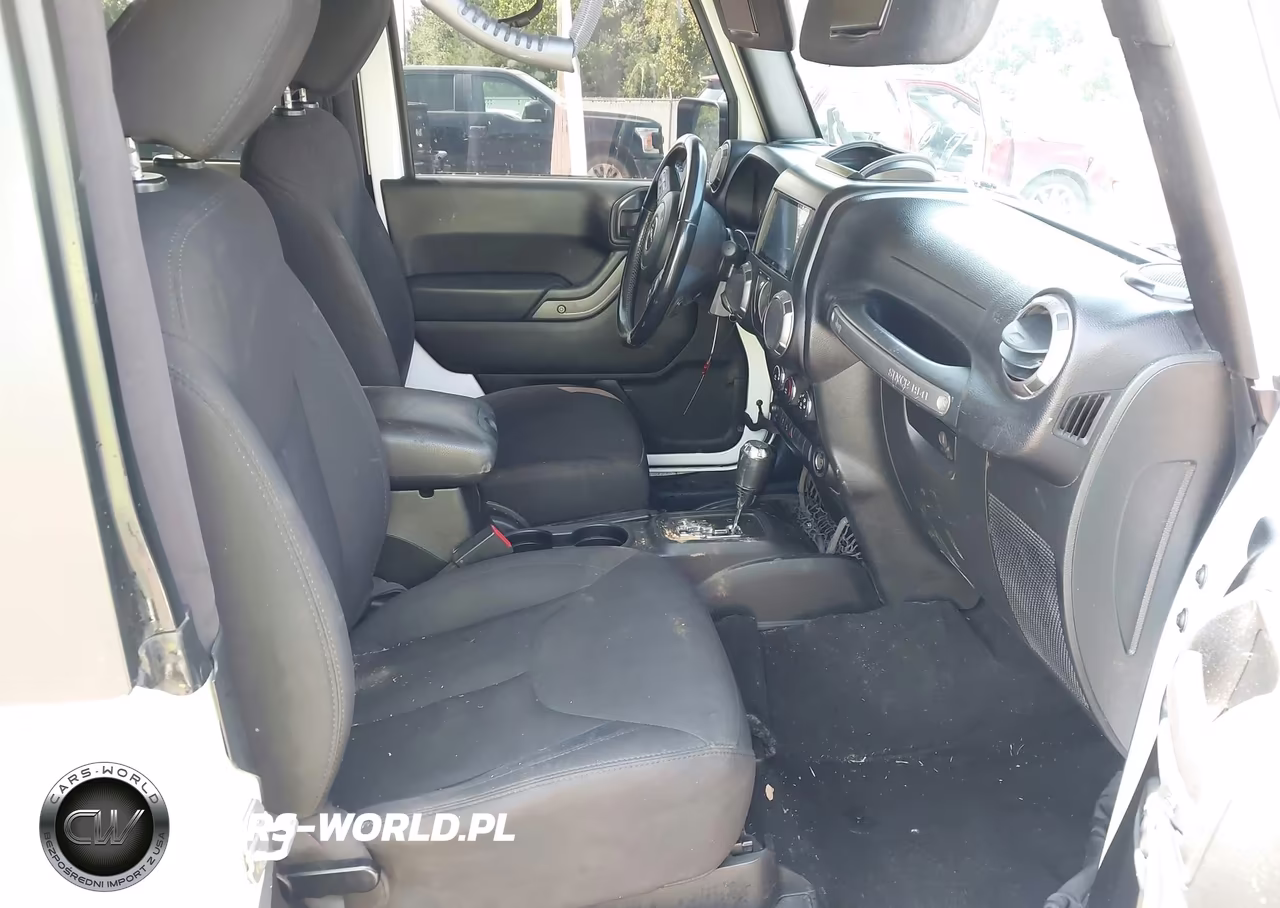 2015 Jeep Wrangler Sport VIN:1C4AJWAGXFL593146 - 5