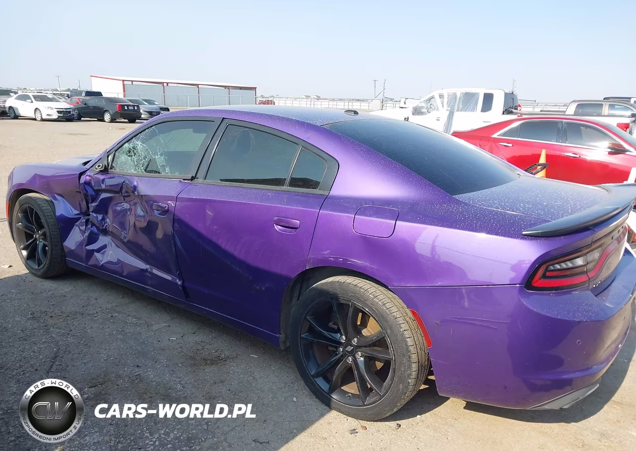 2018 Dodge Charger Sxt Rwd VIN:2C3CDXBG8JH335691 - 3