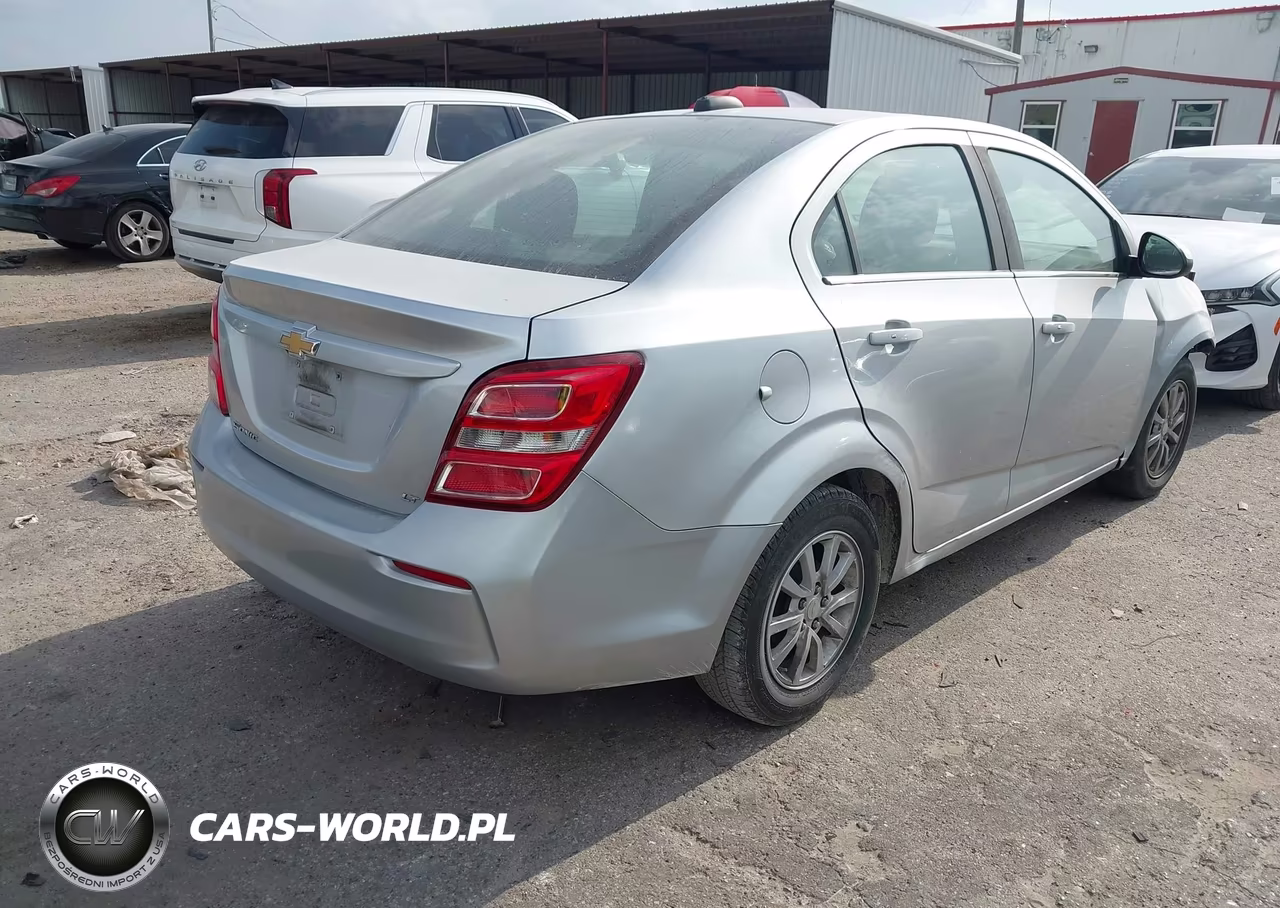 2018 Chevrolet Sonic Lt VIN:1G1JD5SH1J4115508 - 4