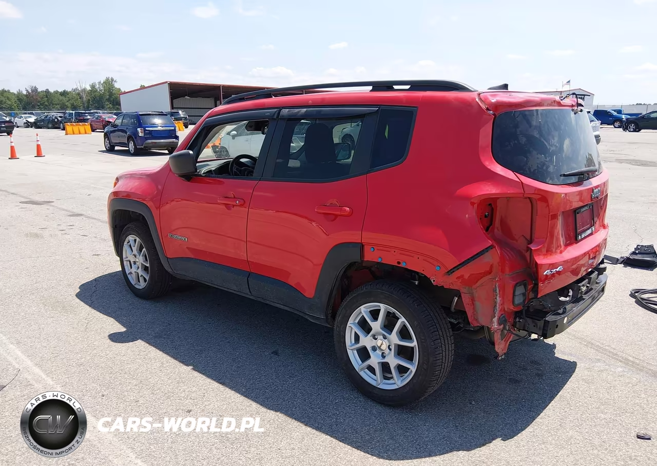 2023 Jeep Renegade Latitude 4X4 VIN:ZACNJDB19PPP54385 - 3