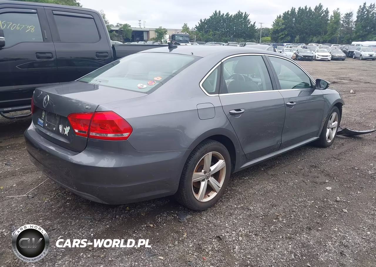 2012 Volkswagen Passat 2.5L Se VIN:1VWBP7A37CC028612 - 4