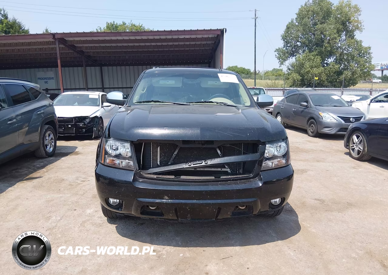2011 Chevrolet Suburban Ltz VIN:1GNSKKE37BR203684 - 12