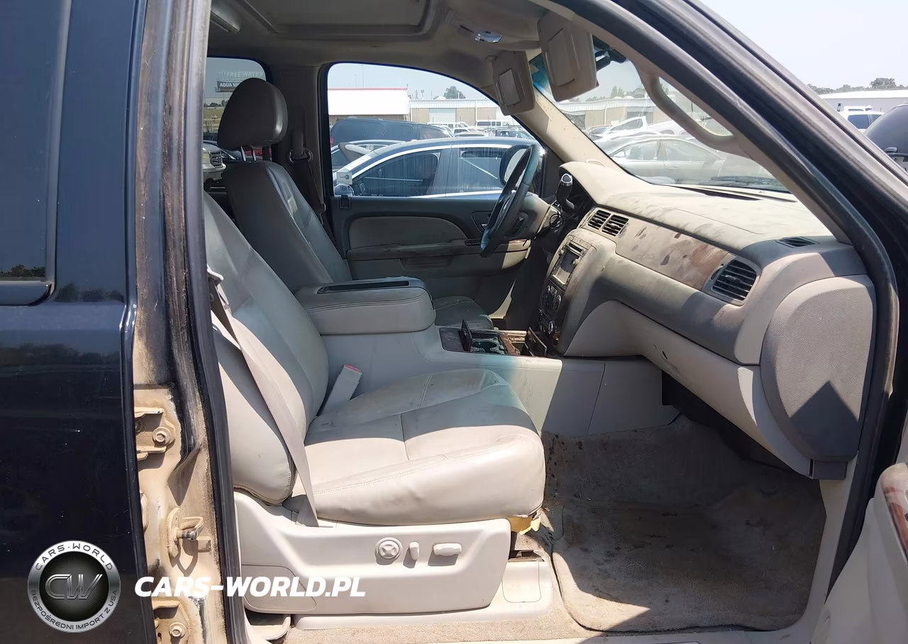2011 Chevrolet Suburban Ltz VIN:1GNSKKE37BR203684 - 5