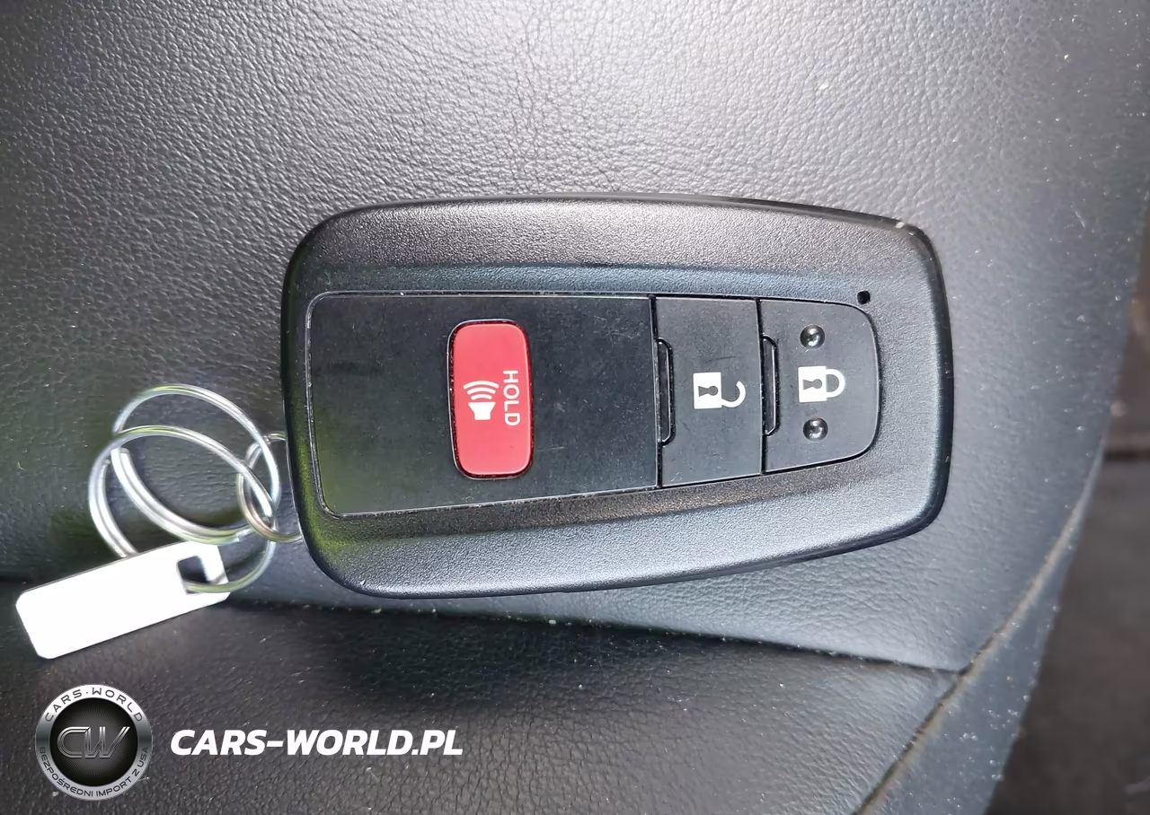 2018 Toyota Prius VIN:JTDKARFU9J3550222 - 11