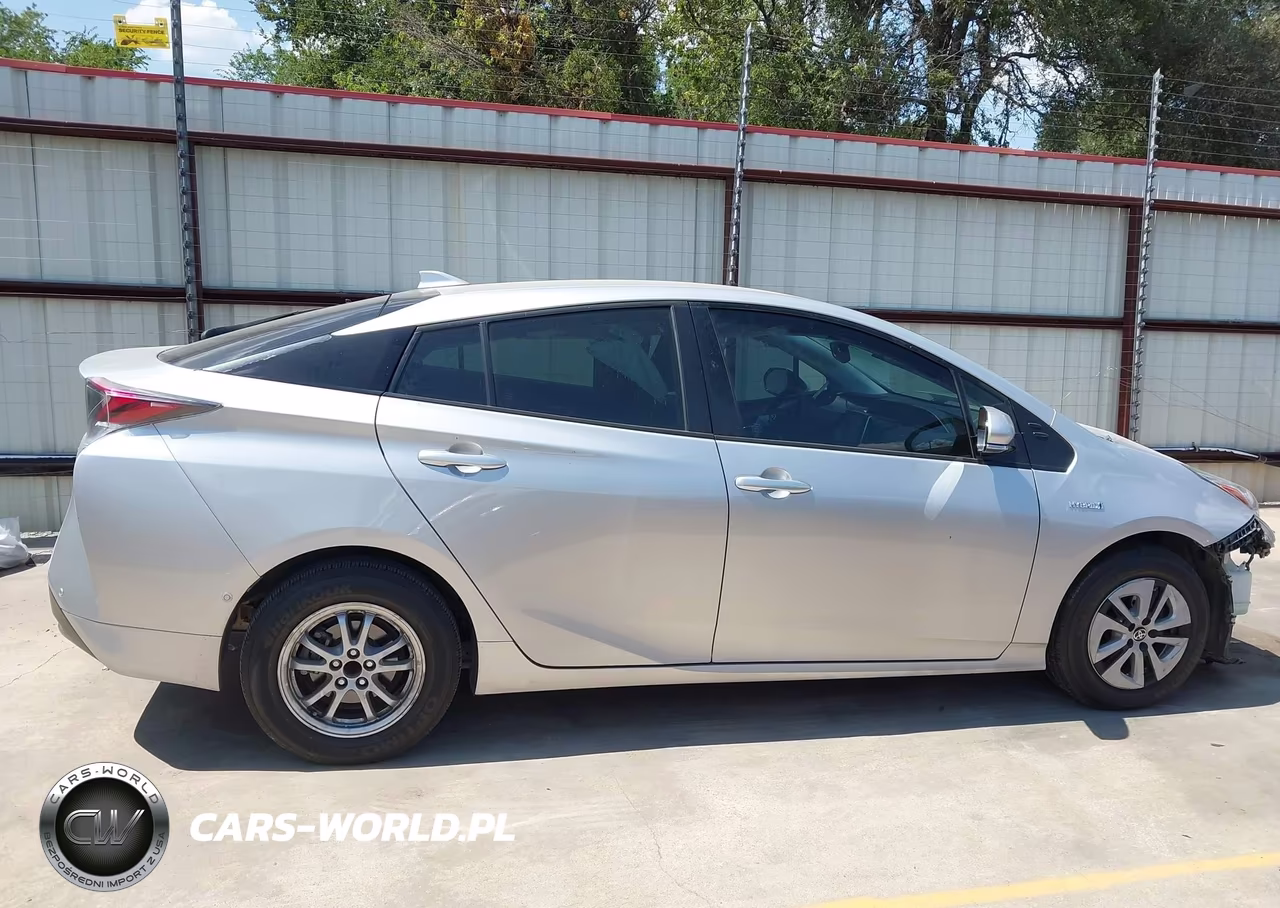 2018 Toyota Prius VIN:JTDKARFU9J3550222 - 14