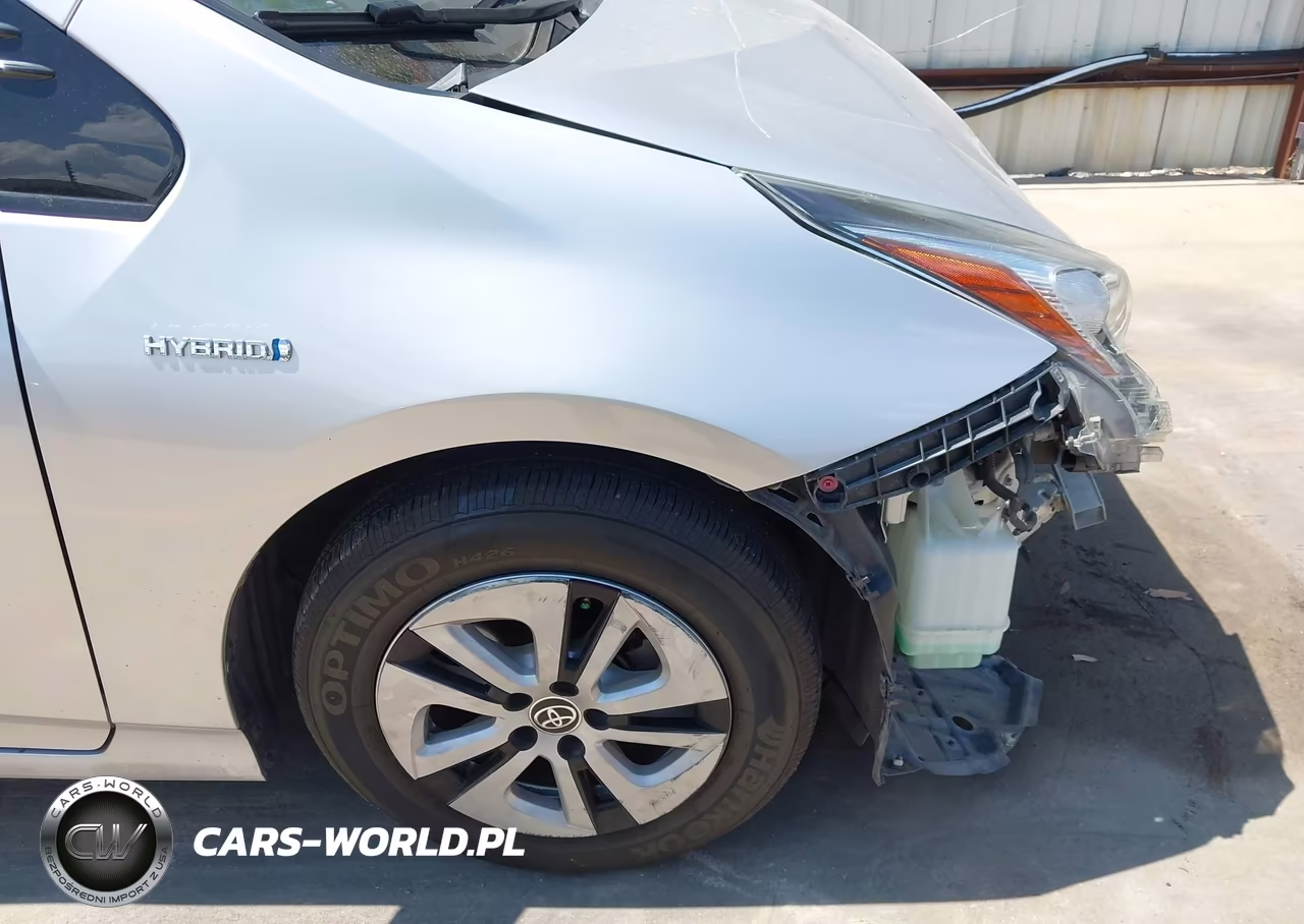 2018 Toyota Prius VIN:JTDKARFU9J3550222 - 18