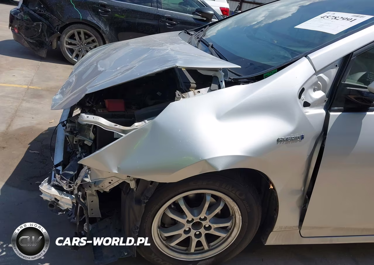 2018 Toyota Prius VIN:JTDKARFU9J3550222 - 19