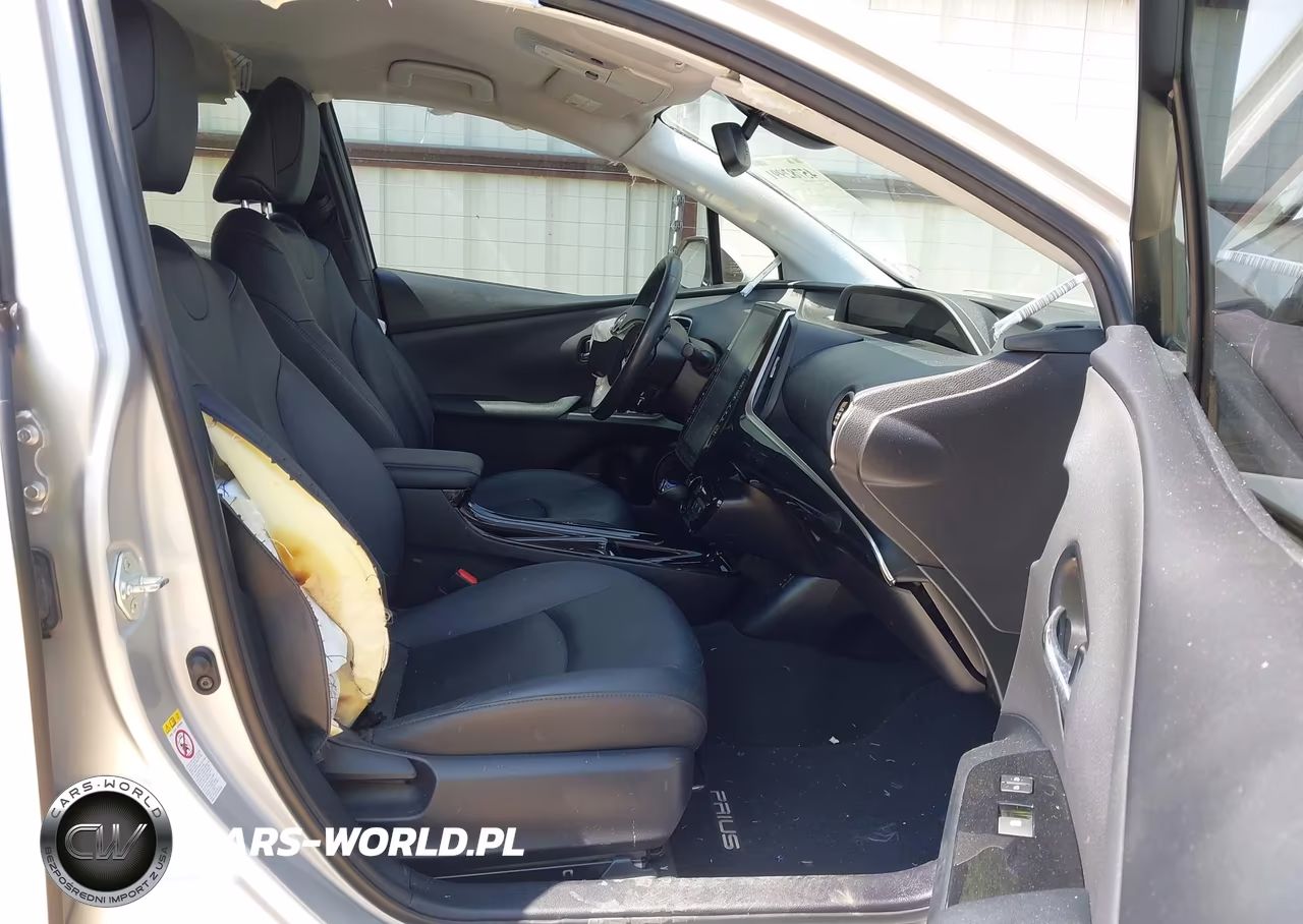 2018 Toyota Prius VIN:JTDKARFU9J3550222 - 5