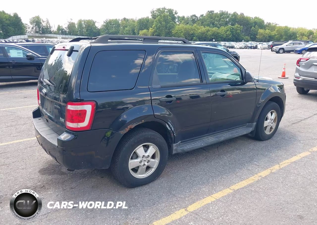 2010 Ford Escape Xlt VIN:1FMCU9DG8AKC97744 - 4