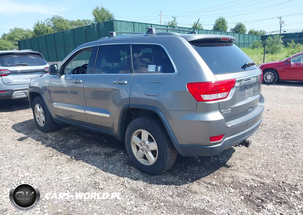 2012 Jeep Grand Cherokee Laredo VIN:1C4RJFAG6CC303953 - 3