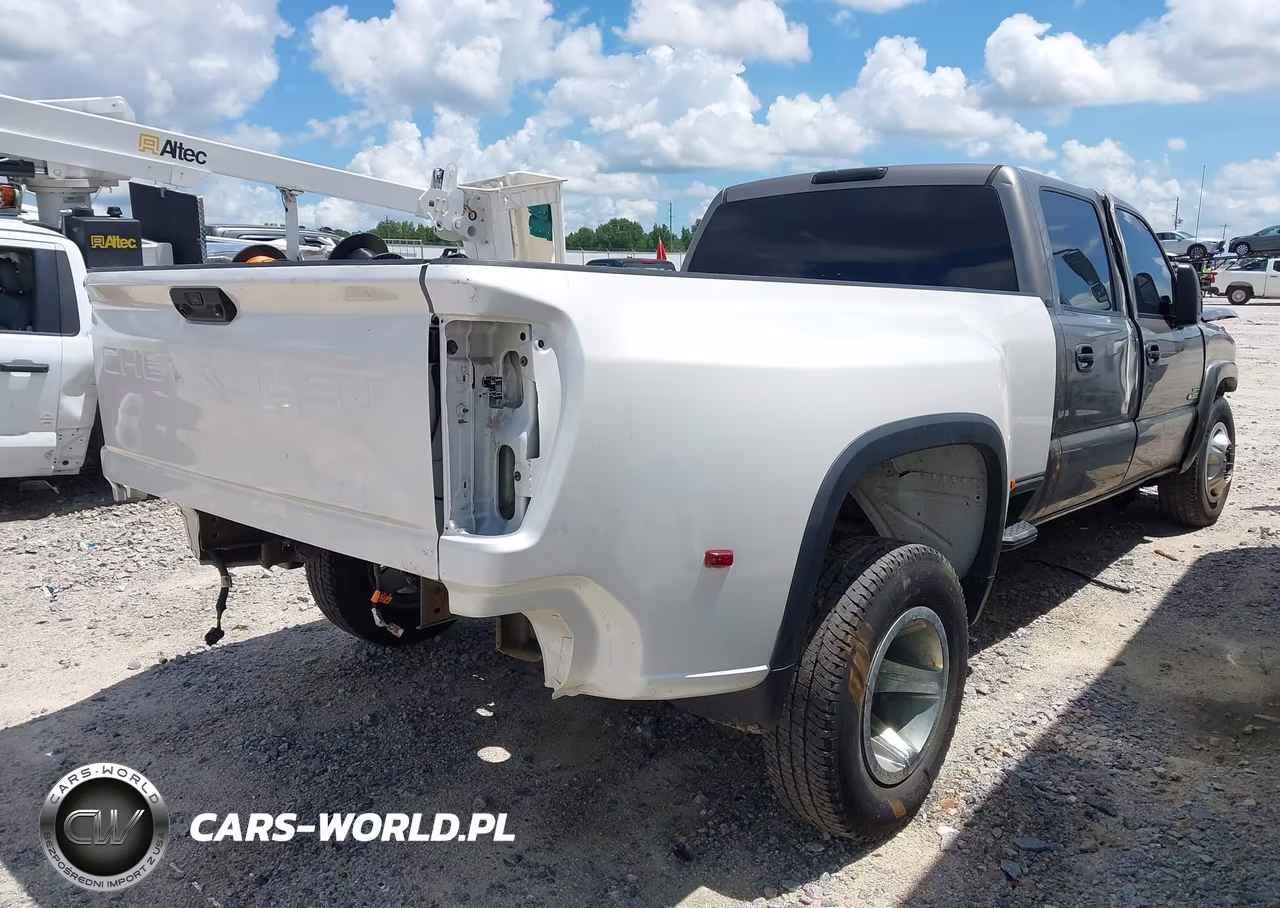 2007 Chevrolet Silverado 3500 Classic Lt3 VIN:1GCJK33D67F158137 - 4
