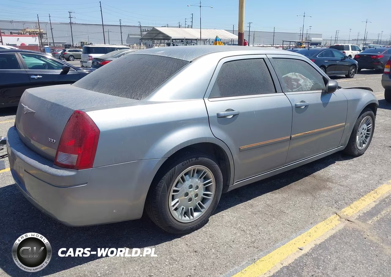 2007 Chrysler 300 VIN:2C3KA43R27H799815 - 4