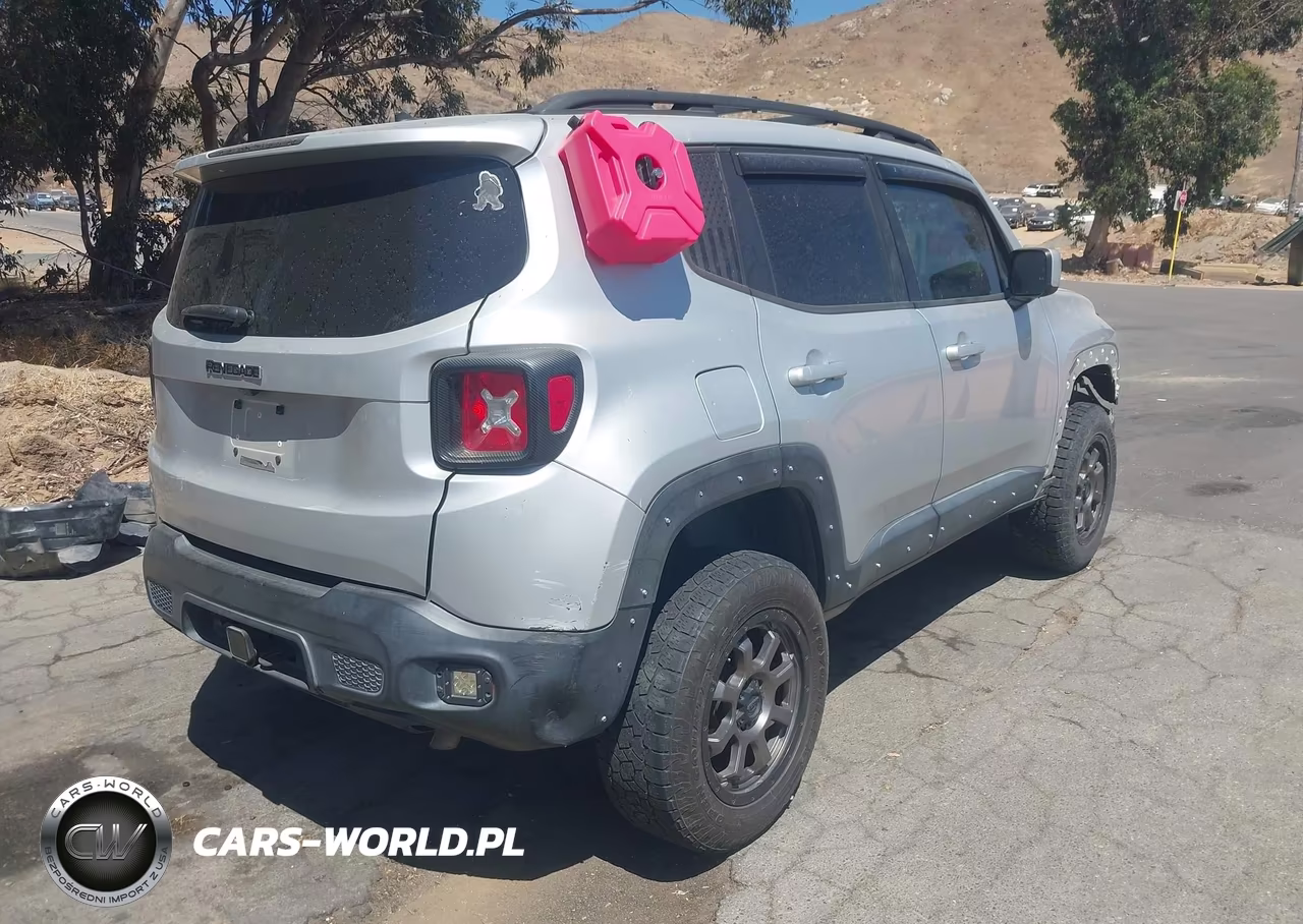 2015 Jeep Renegade Latitude VIN:ZACCJBBT3FPC39137 - 4