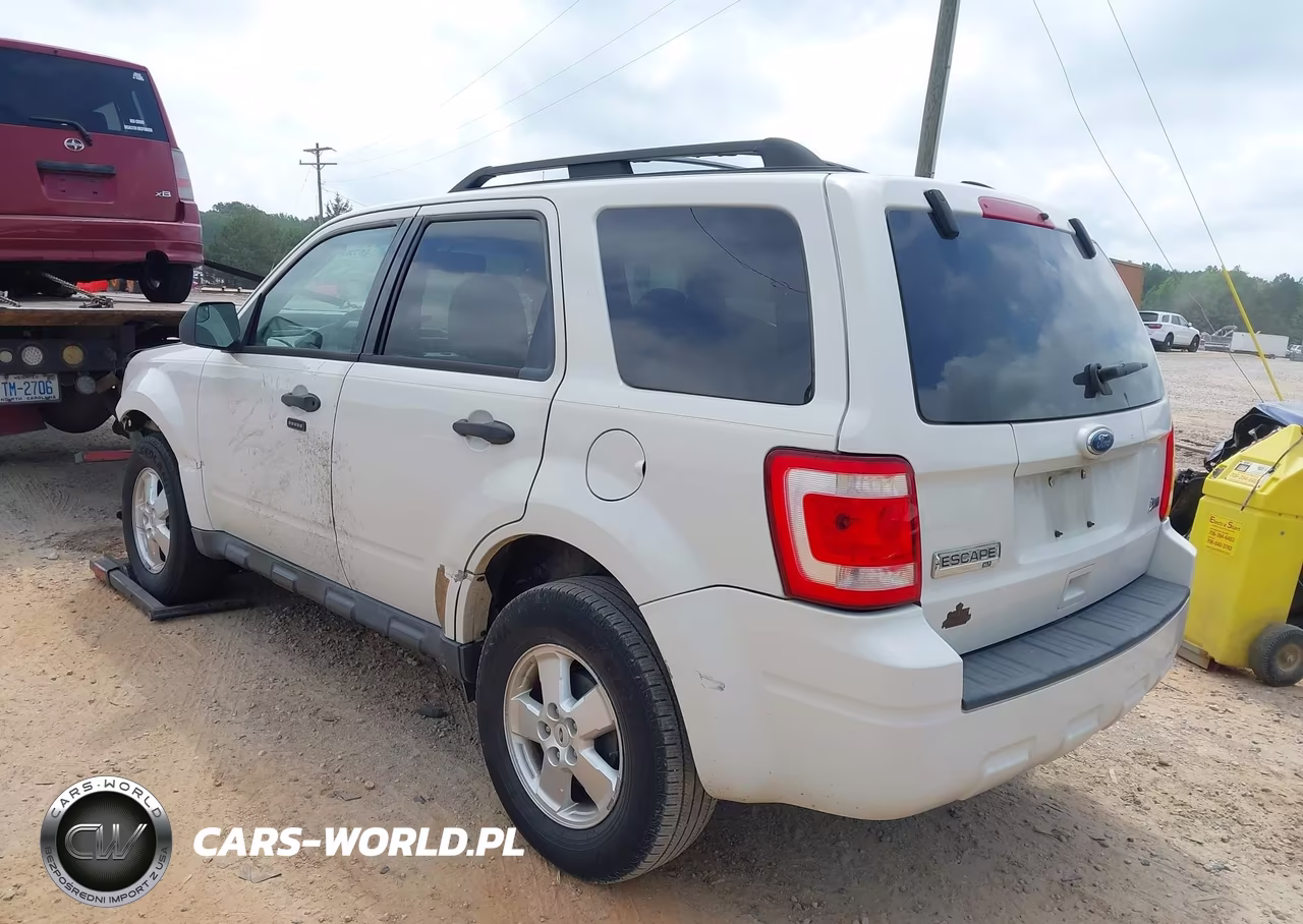 2010 Ford Escape Xlt VIN:1FMCU0DG2AKD27705 - 3