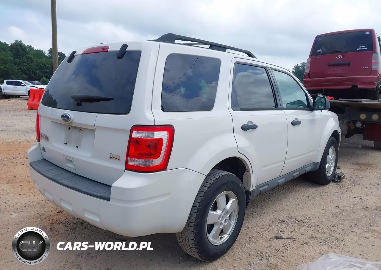 2010 Ford Escape Xlt VIN:1FMCU0DG2AKD27705 - 4